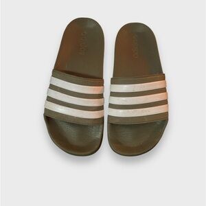 Adidas green slides W size 7